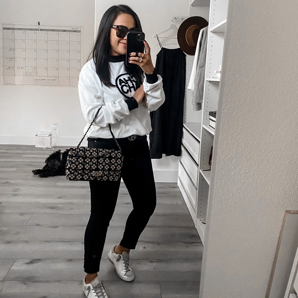 Chanel Shoulder Bag (3 Ways) - Picture 4 of 15